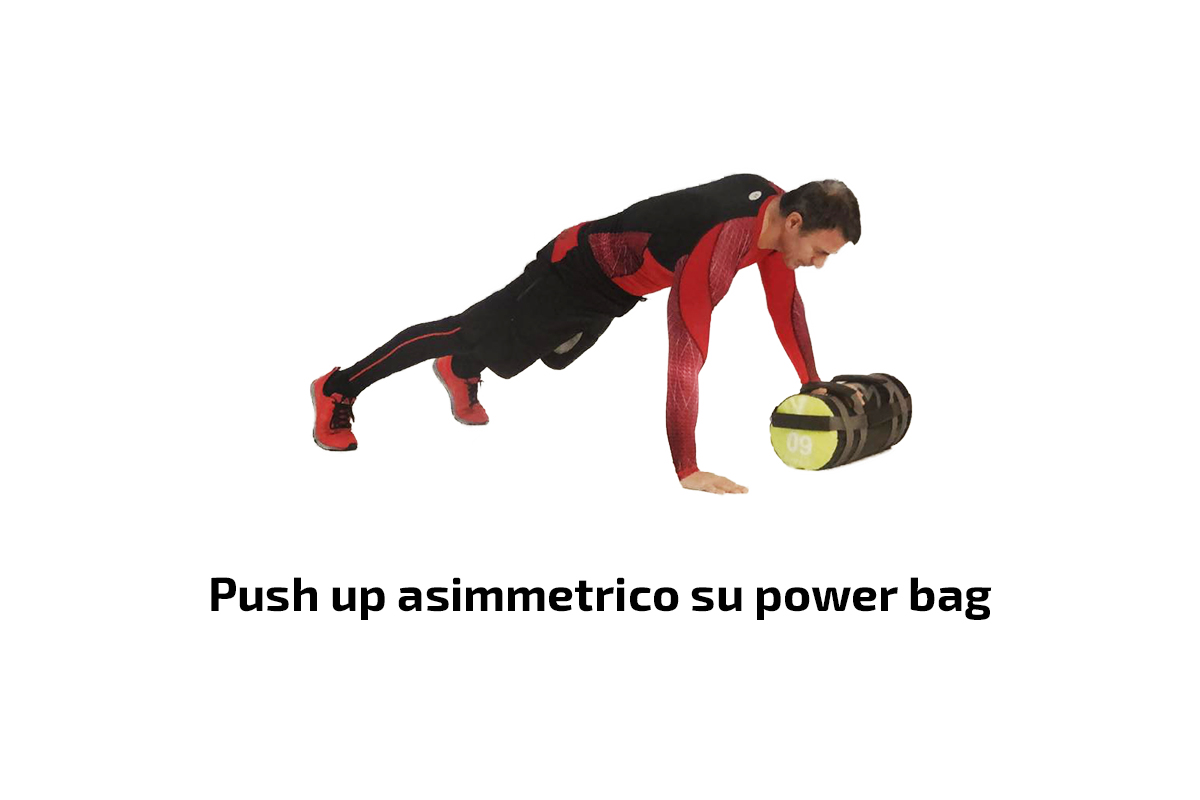 Push up asimmetrico su power bag
